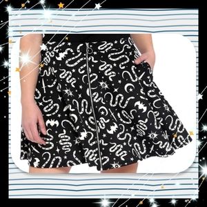 HOT TOPIC ☆ SNAKES & BATS ☆ ZIP FRONT SWING SKIRT ☆ NWT